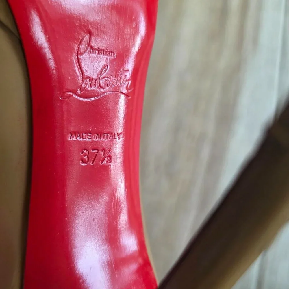 Christian Louboutin Bianca Nude Patent Leather Pumps Eur. 37.7 - Picture 14 of 15